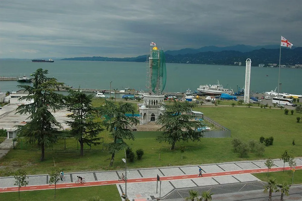 Batumi World Palace 4*,