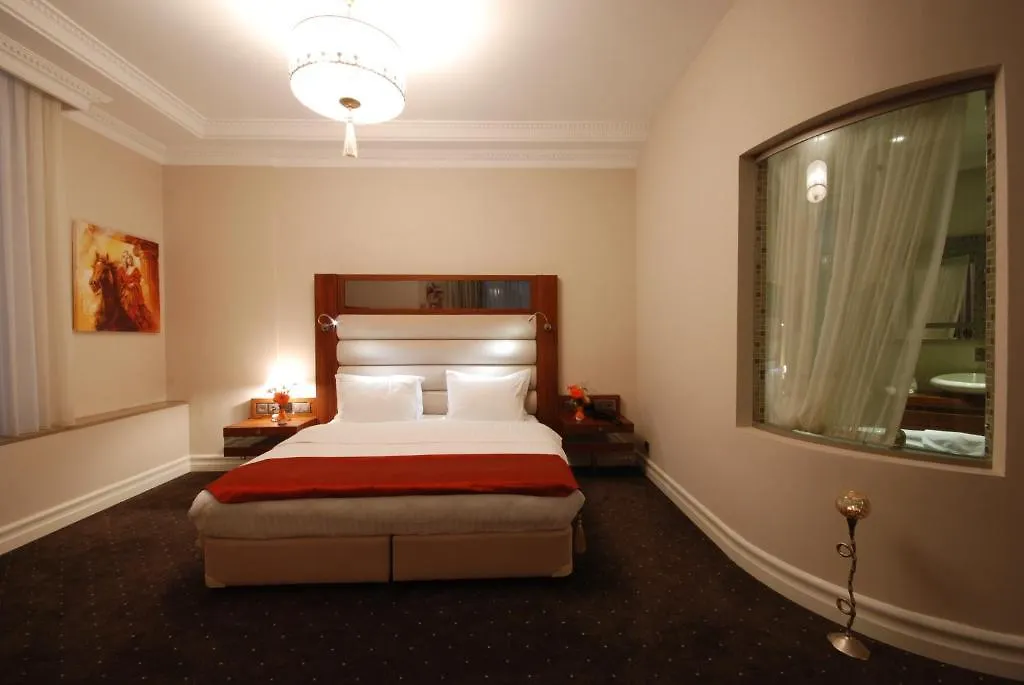 Batumi World Palace 4*,