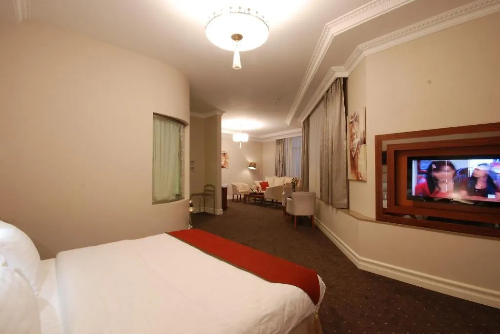 Batumi World Palace 4*,  Georgien