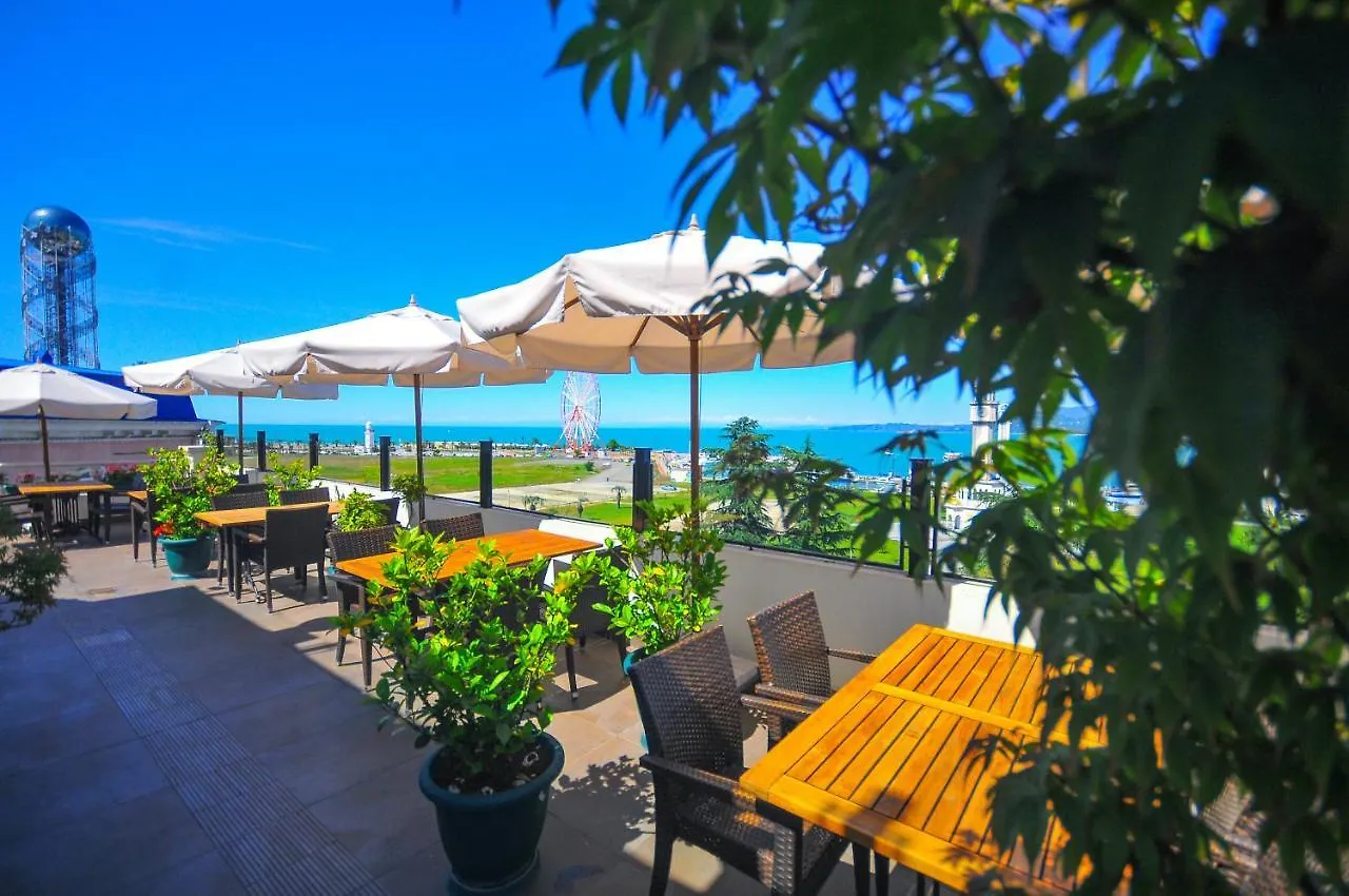 Batumi World Palace 4*,