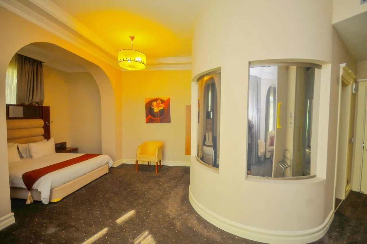Batumi World Palace 4*,